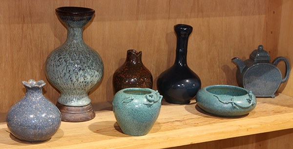 (lot of 7) One shelf of Chinese ceramics, consisting of robin's egg glazed ewer; a brush washer