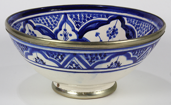 Indo-Persian polychrome decorated ceramic bowl, having a geometric border with a hand painted cobalt - Image 2 of 5