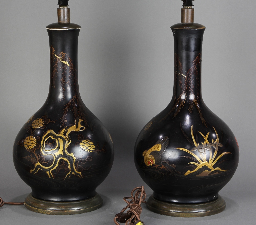 Pair of Japanese bronze vases, converted to lamps, Meiji/Taisho period, decorated with willow - Image 4 of 5