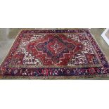 Persian Heriz carpet, 9'4''l x 7'3''w