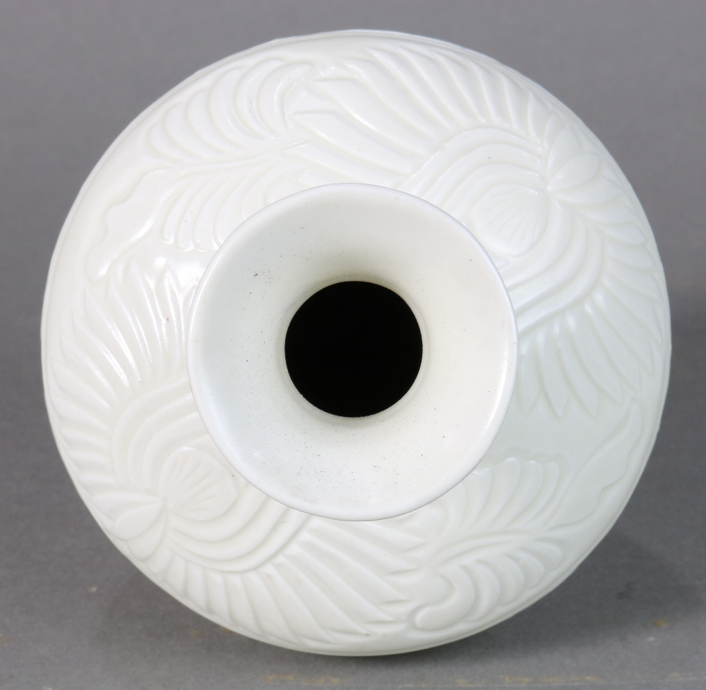 Chinese Ding-type ceramic vase, with a flared neck and a shoulder molded with stylized lotus - Image 6 of 6