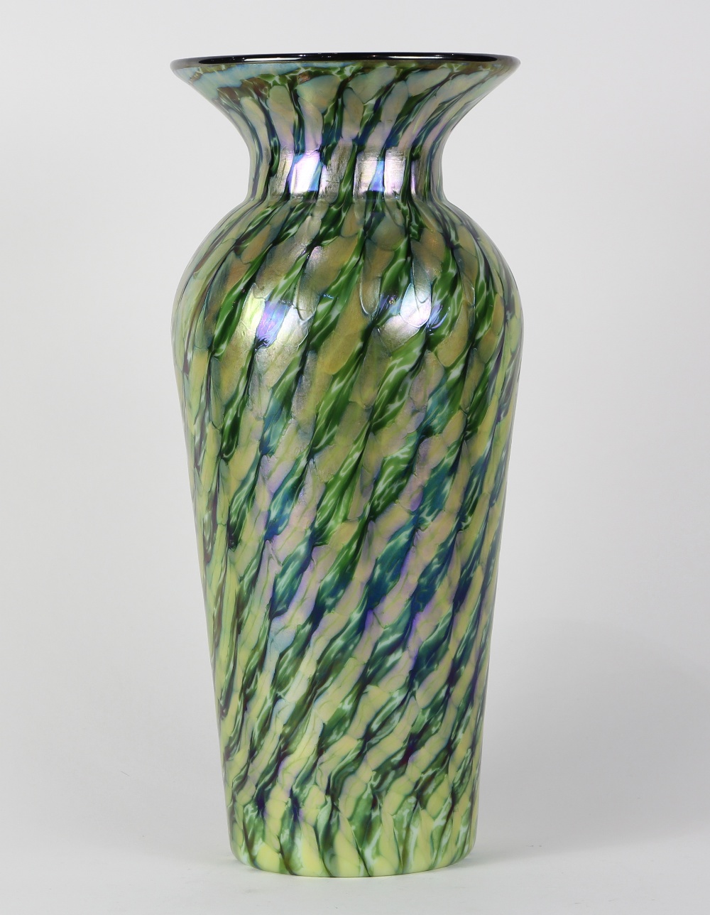 Lundberg Studios iridescent Jade Bamboo Regal vase, having a tapered form with jade green spiral - Image 4 of 8