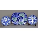 (lot of 3) Japanese blue-and-white Seto ware: consisting of two circular dishes with foliate rims