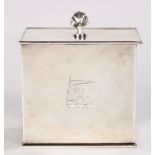 George III style silverplate lidded box, by Oxford Silversmiths, having a shell form finial, with