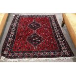 Persian Shiraz carpet, 5'1" x 6'7"