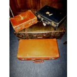 4 Vintage travel cases