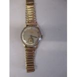 A gents Bravingtons Renown 9ct gold wristwatch