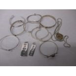 A quantity of silver and white metal jewellery items