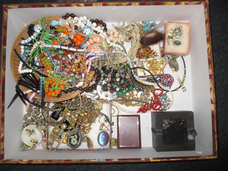 A large quantity of vintage costume jewellery