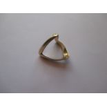 A 9ct gold wishbone ring, approx. weight 3.6