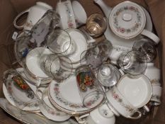 A Quantity Of Royal Albert Belinda Porcelain & Dec