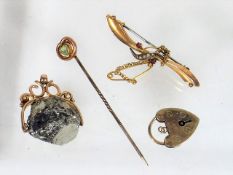 A Victorian Gold Brooch & Other Small Gold Items