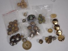 A Quantity Of Antique & Vintage Buttons