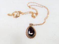 A 9ct Gold Necklace & Pendant