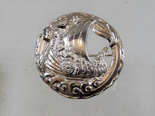 A Robert Allison Scottish silver brooch