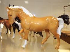 A Beswick palomino horse