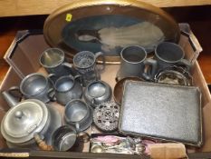 A boxed quantity of mixed pewter ware, a small qua