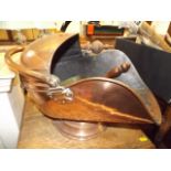 A copper copper scuttle & scoop