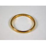 A 22ct gold wedding band