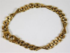 A 9ct gold ladies bracelet