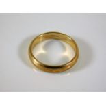 A 9ct gold wedding band