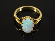 An 18ct gold opal ring