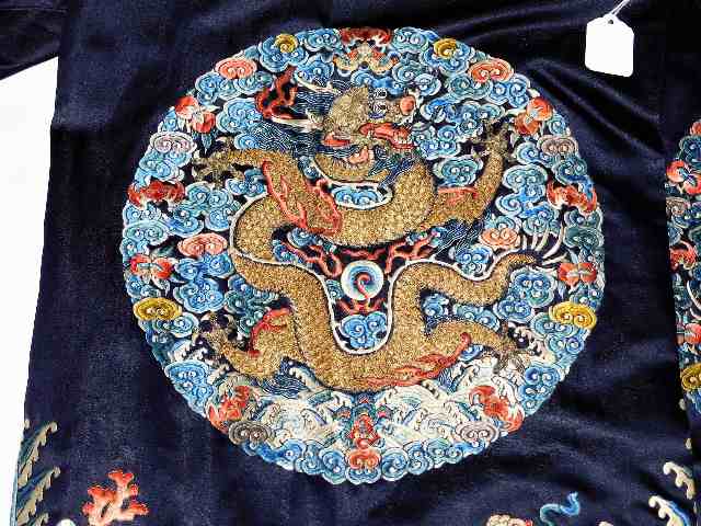 A Chinese silk gown with detailed embroidered roundels featuring Imperial dragons & Taoist swastika - Image 3 of 6