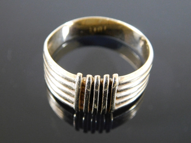 A 9ct gold signet style ring