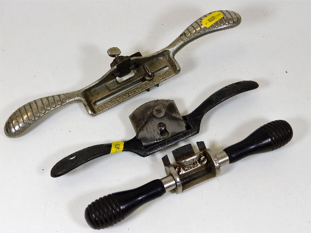 A Stanley no.66 & no.67 hand beader with one other