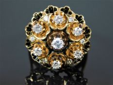A 14ct gold ring with approx. 0.6ct of diamonds