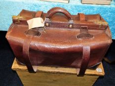 An English leather Gladstone bag
