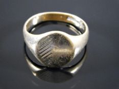 A 9ct gold gents signet ring