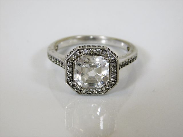 A silver Tiffany style fashion ring