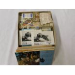 A boxed quantity of tea cards including four album