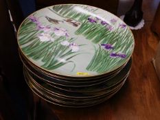 A quantity of decorative Japanese porcelain plates