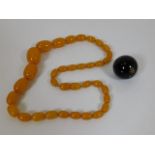 A set of Victorian amber beads approx. 24g