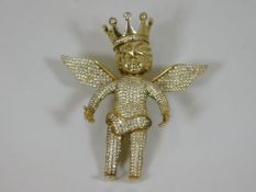 A white & yellow metal pendant fairy king set with