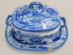 A c.1800 Spode large blue & white tureen with cove