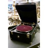 Itonia portable wind-up gramophone in black case Condition: