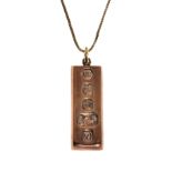 9ct gold rectangular shaped pendant on chain Condition: