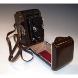 Cameras - Yashica Mat 66 twin lens reflex camera with brown leather case and in the original box