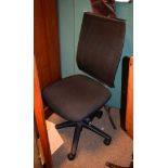 Late 20th Century swivel desk chair Condition: