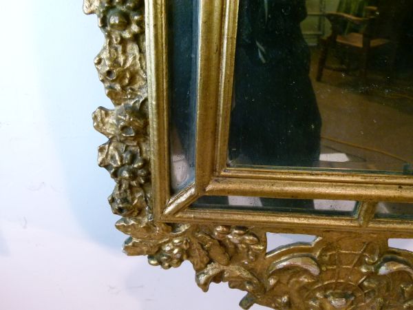Antique Italian giltwood and gesso wall mirror, the plate with eight conforming surrounding mirrored - Image 5 of 8