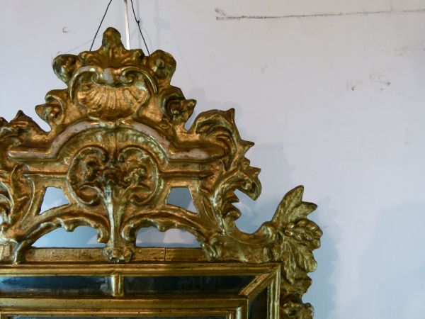 Antique Italian giltwood and gesso wall mirror, the plate with eight conforming surrounding mirrored - Image 3 of 8