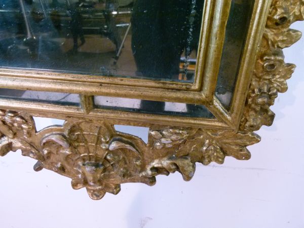 Antique Italian giltwood and gesso wall mirror, the plate with eight conforming surrounding mirrored - Image 4 of 8