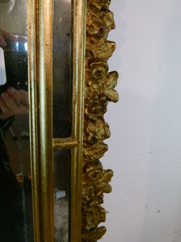 Antique Italian giltwood and gesso wall mirror, the plate with eight conforming surrounding mirrored - Image 7 of 8