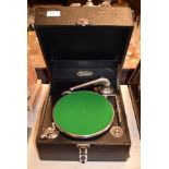Itonia portable wind-up gramophone in a black case Condition: