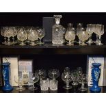 Quantity of table glass (two shelves) Condition: