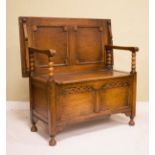 Early 20th Century oak monks bench Condition: