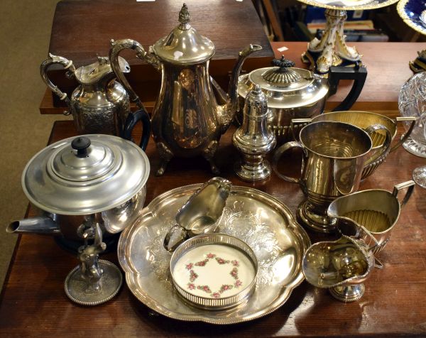 Small quantity of silver plated hollow ware etc Condition: